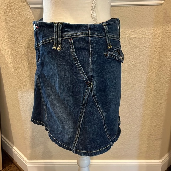 BCBG Maxazria Jeans Denim Skirt Size 4 - Picture 6 of 16